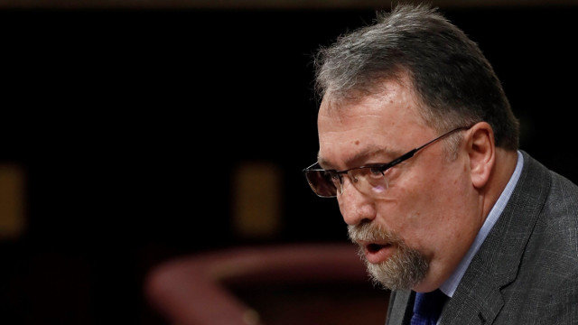 El diputado de Foro Asturias Isidro Martínez Oblanca, durante su intervención. EFE