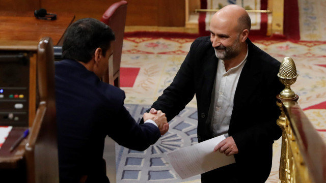 Néstor Rego saluda a Sánchez. EFE.jp