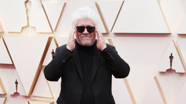Pedro Almodóvar, a su llegada a la gala de los Oscar. EFE