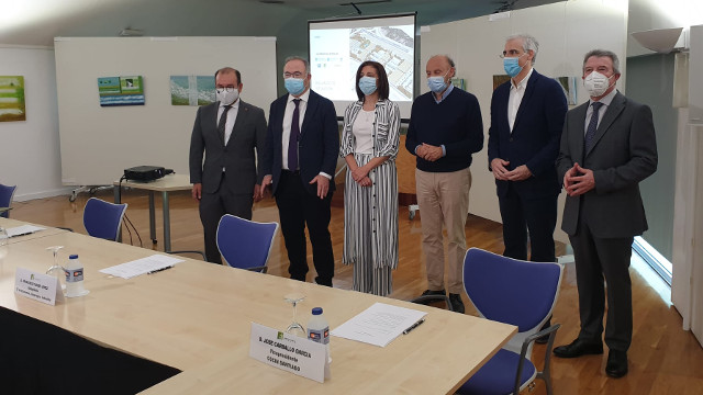 Autoridades no acto do 'Acordo dá Sionlla'. CONCELLO