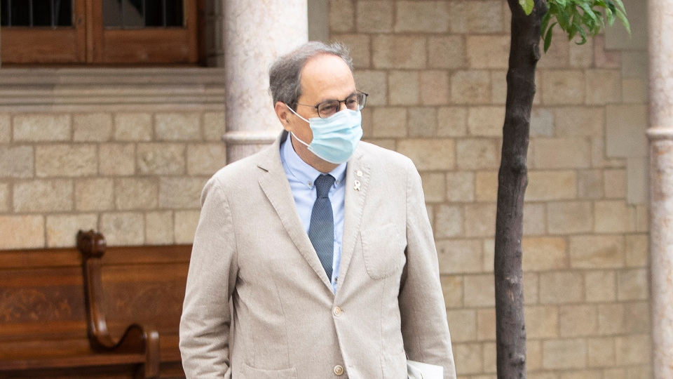 El presidente de la Generalitat, Quim Torra, con mascarilla. MARTA PÉREZ (EFE)
