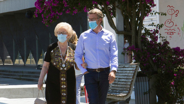 Feijóo coa súa nai en Vigo. EFE