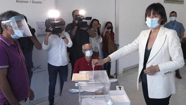 Ana Pontón. LAVANDEIRA JR