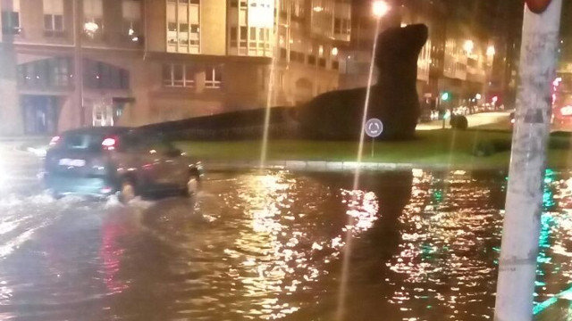 Una calle de A Coruña, inundada. EP