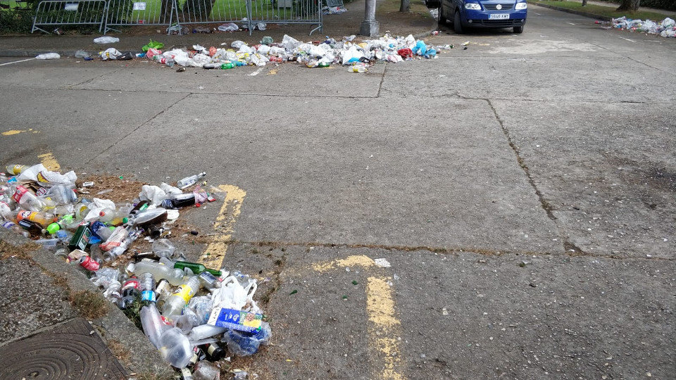 Botellón en el Campus Sur de Santiago. EP