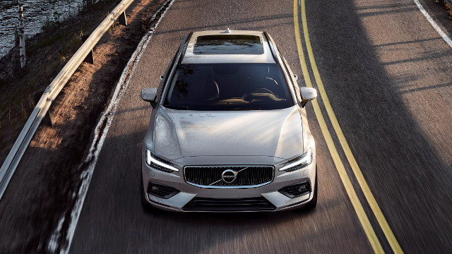 223566_New_Volvo_V60_exterior