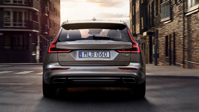 223570_New_Volvo_V60_exterior
