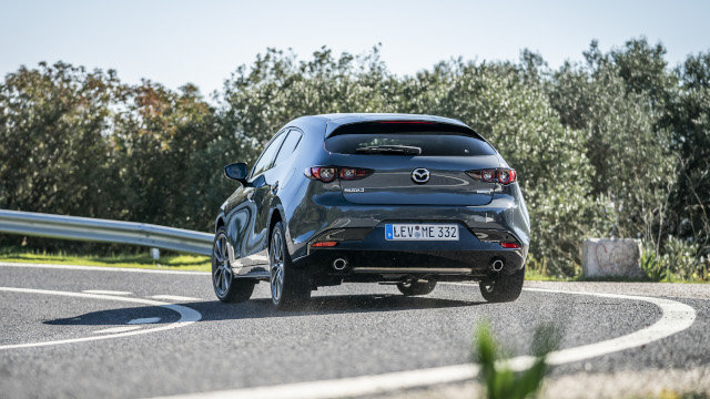 Mazda3_HB_Polymetal_Action-17