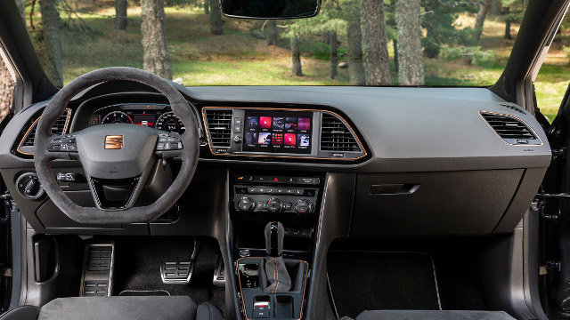 SEAT-Leon-ST-CUPRA-R_28_HQ