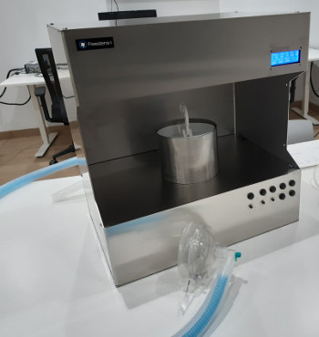 Prototipo del respirador Freesterra-I fabricado por un consorcio de empresas gallegas encabezado por Bionix.EP