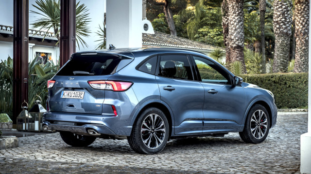 Kuga_ST-Line_X_Plug-In_Hybrid_002