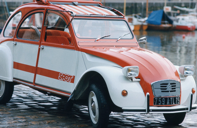 CITROEN_2CV_SPOT_-®Citroen_Communication_DR_1