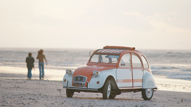 CITROEN_2CV_SPOT_-®Citroen_Communication_DR_3