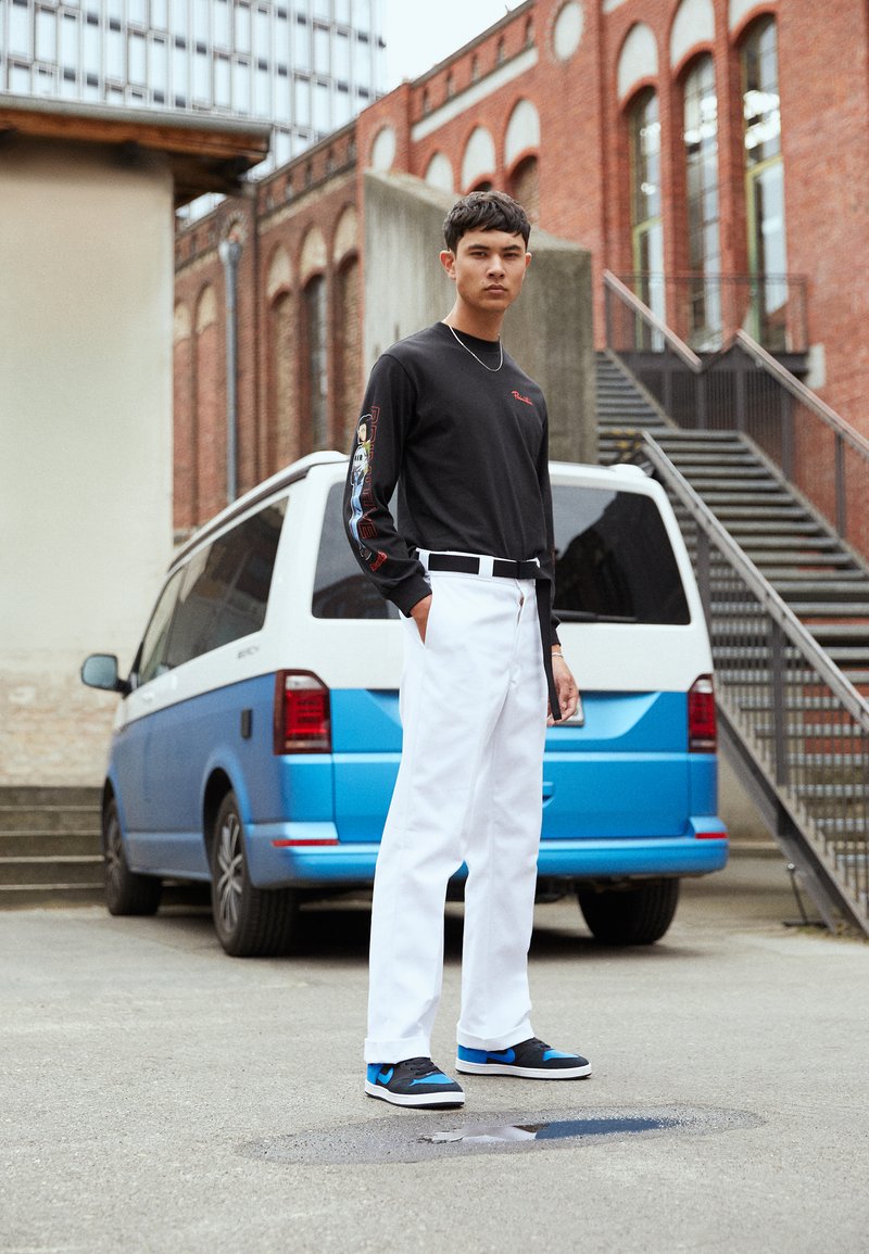 f068465c425a4c26969255e59b1a7d65