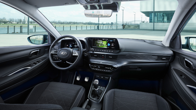 HYUNDAI Bayon interior (2)