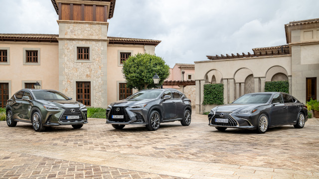 Combo Lexus NX and ES