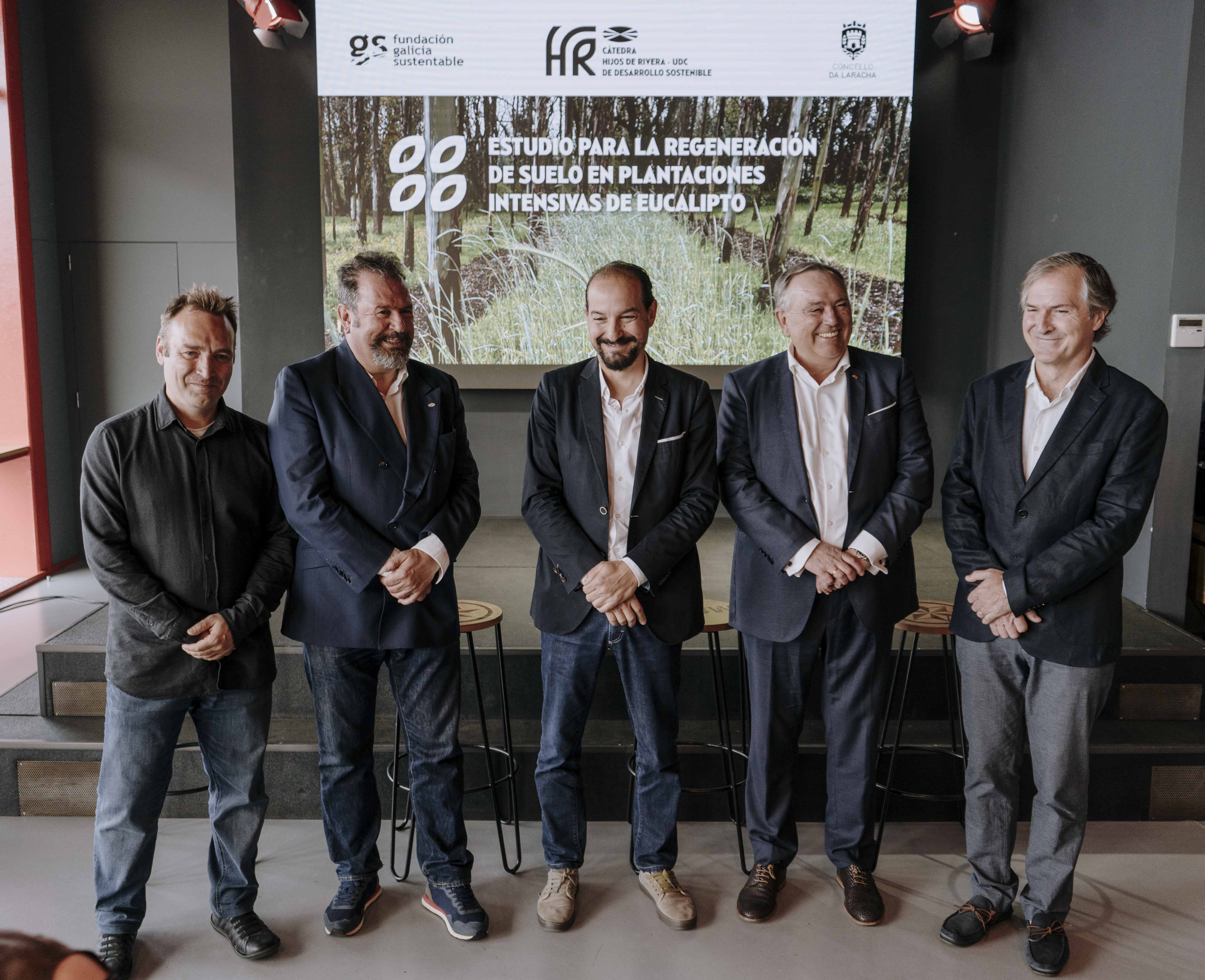 Presentación del proyecto de regeneración de suelo forestal de la Corporación Hijos de Rivera.EP