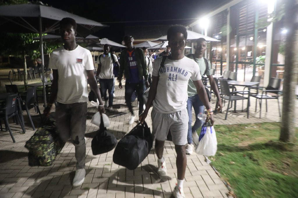 Jóvenes migrantes en el Monte do Gozo. Nacho Santas