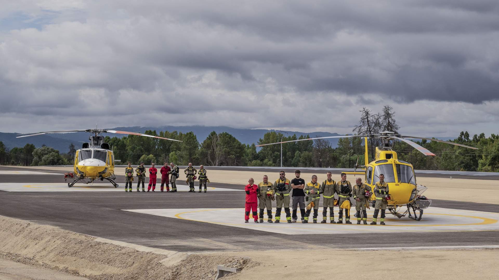 Un momento durante la inauguración de la base aérea. EFE
