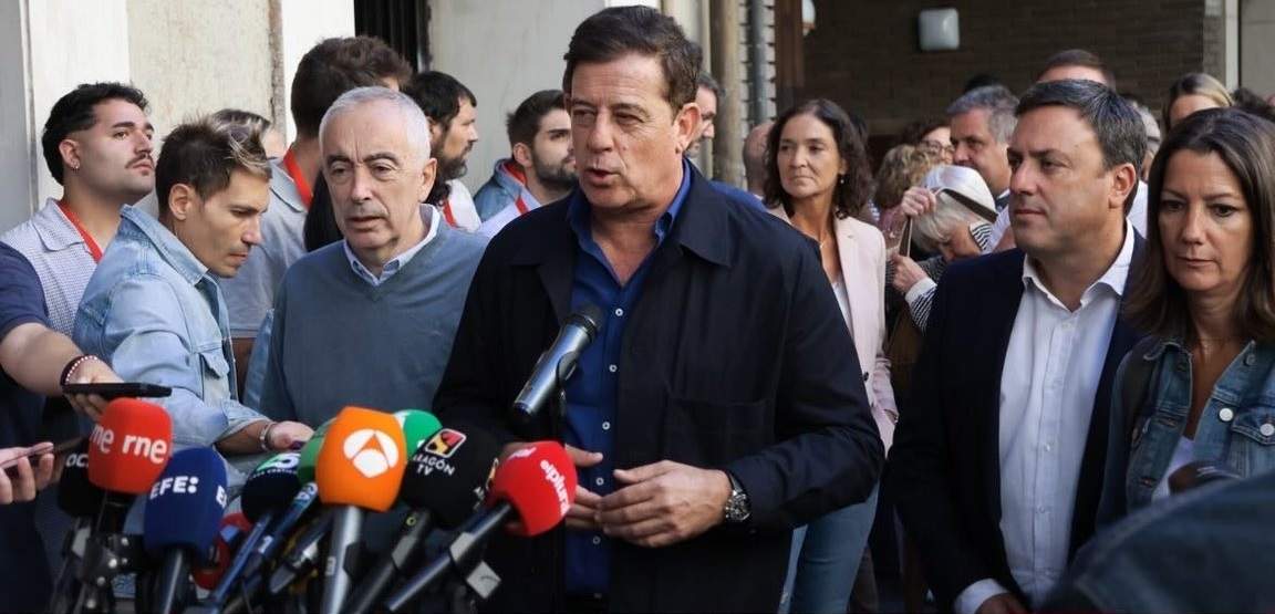 Besteiro, con Mogo, Formoso y Méndez