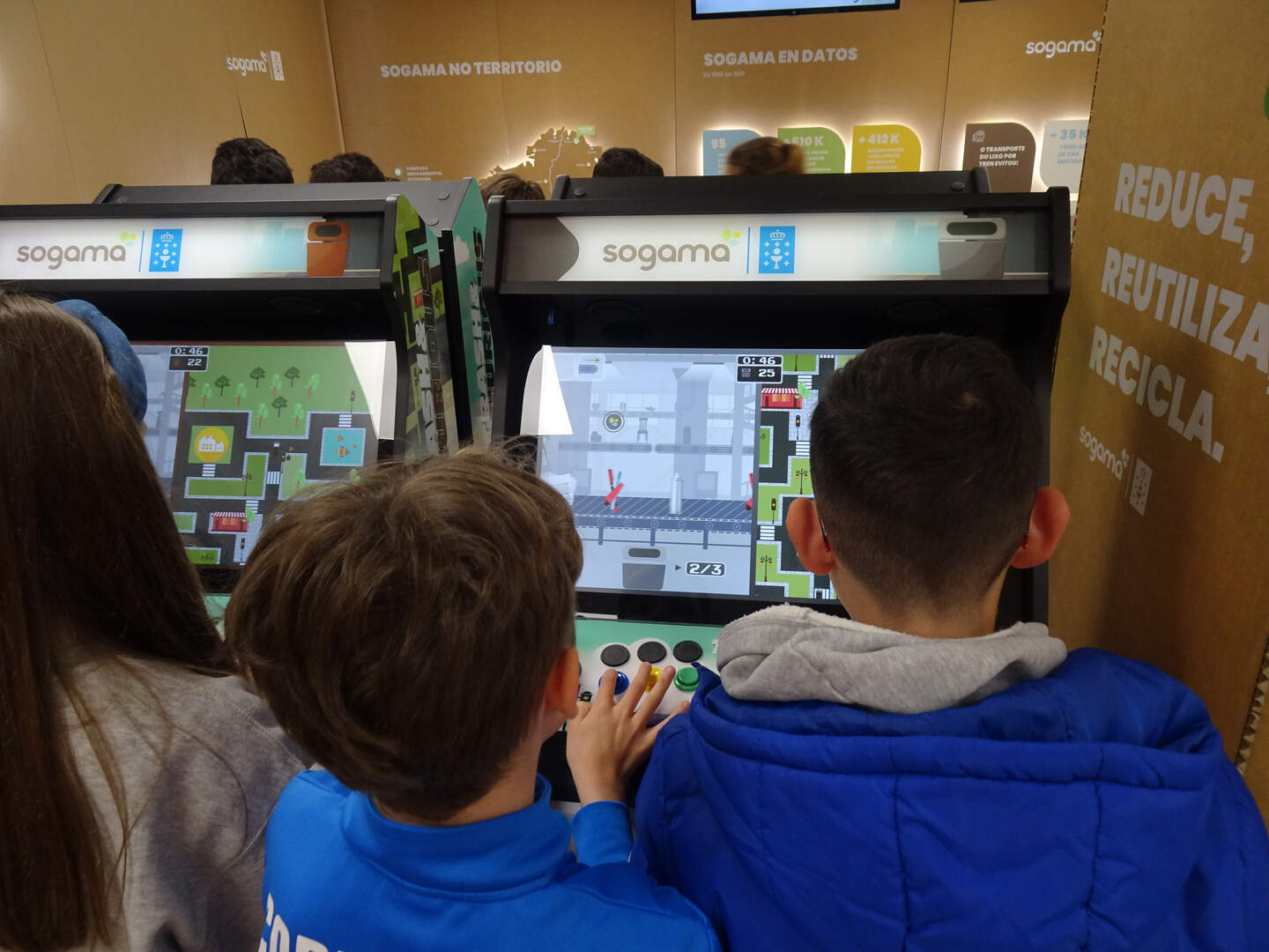 Máquinas de Arcade para aprender a reciclar en el complejo de Sogama.EP