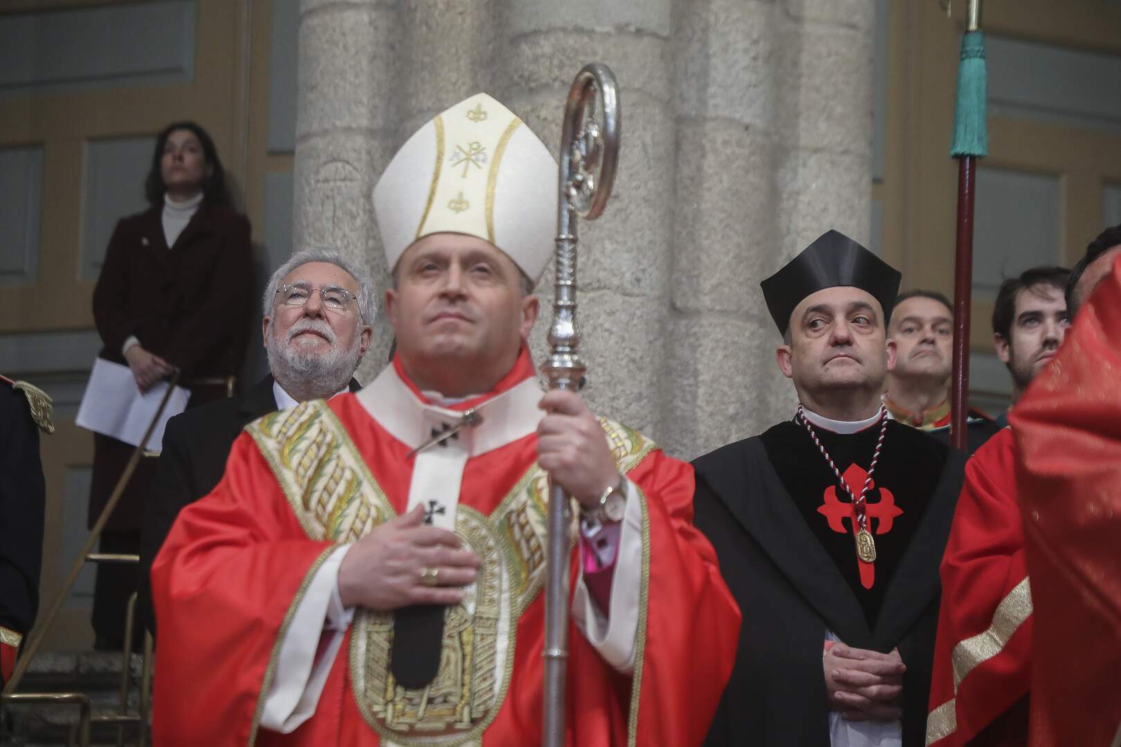 El arzobispo de Santiago, Francisco Prieto, durante la Ofrenda. AGN