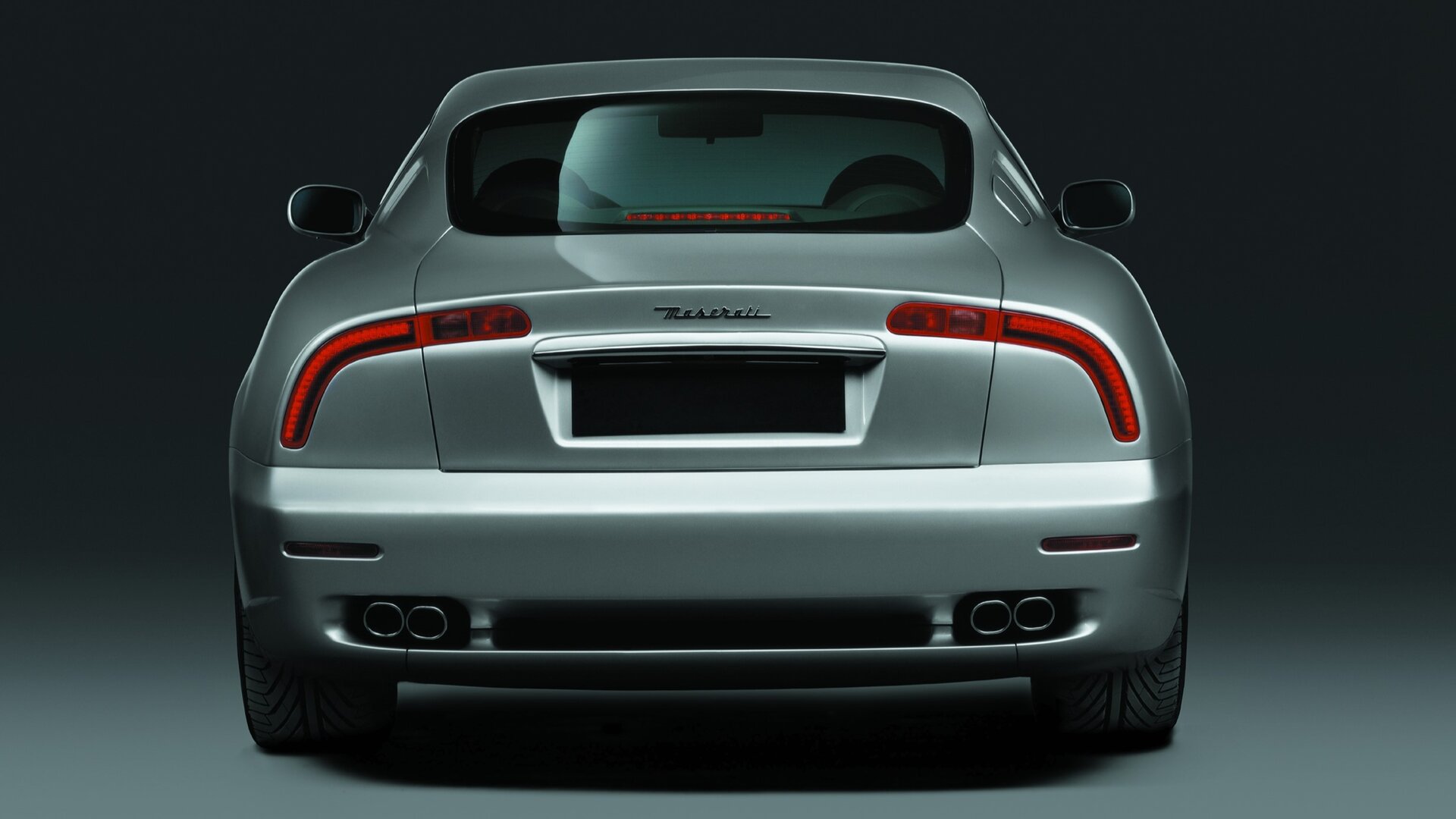 La vettura fu presentata al Salone dell'Auto di Parigi.