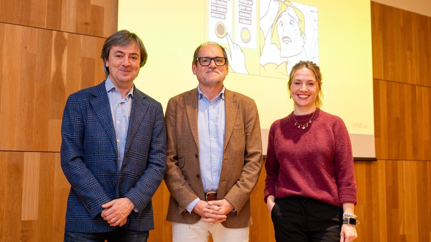 Jorge Flores, fundador de Pantallas Amigas; Jorge Mahía, director ejecutivo de B100, y Paloma Barreiro, Head of Product de B100, presentaron la iniciativa. EP