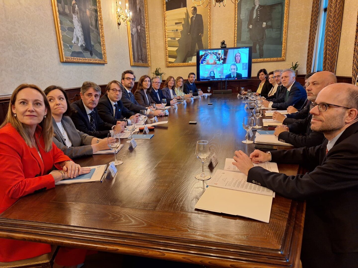 Reunión en Santiago de la comisión mixta Xunta-Estado para el traspaso de competencias del litoral.EP