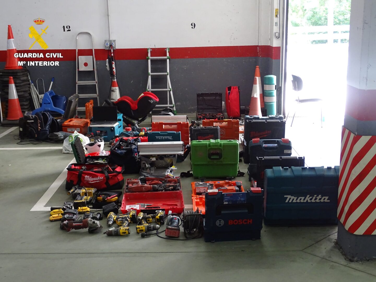 5be3273c-62a5-4cf3-9acb-899858d3a8f9