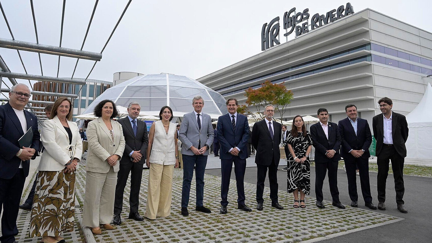 Inauguración de la planta este jueves en Arteixo. MONCHO FUENTES