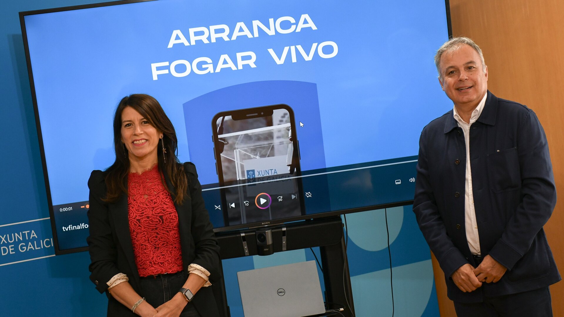 María Martínez Allegue y Heriberto García Porto, en la presentación del programa Fogar Vivo.MÓNICA ARCAY