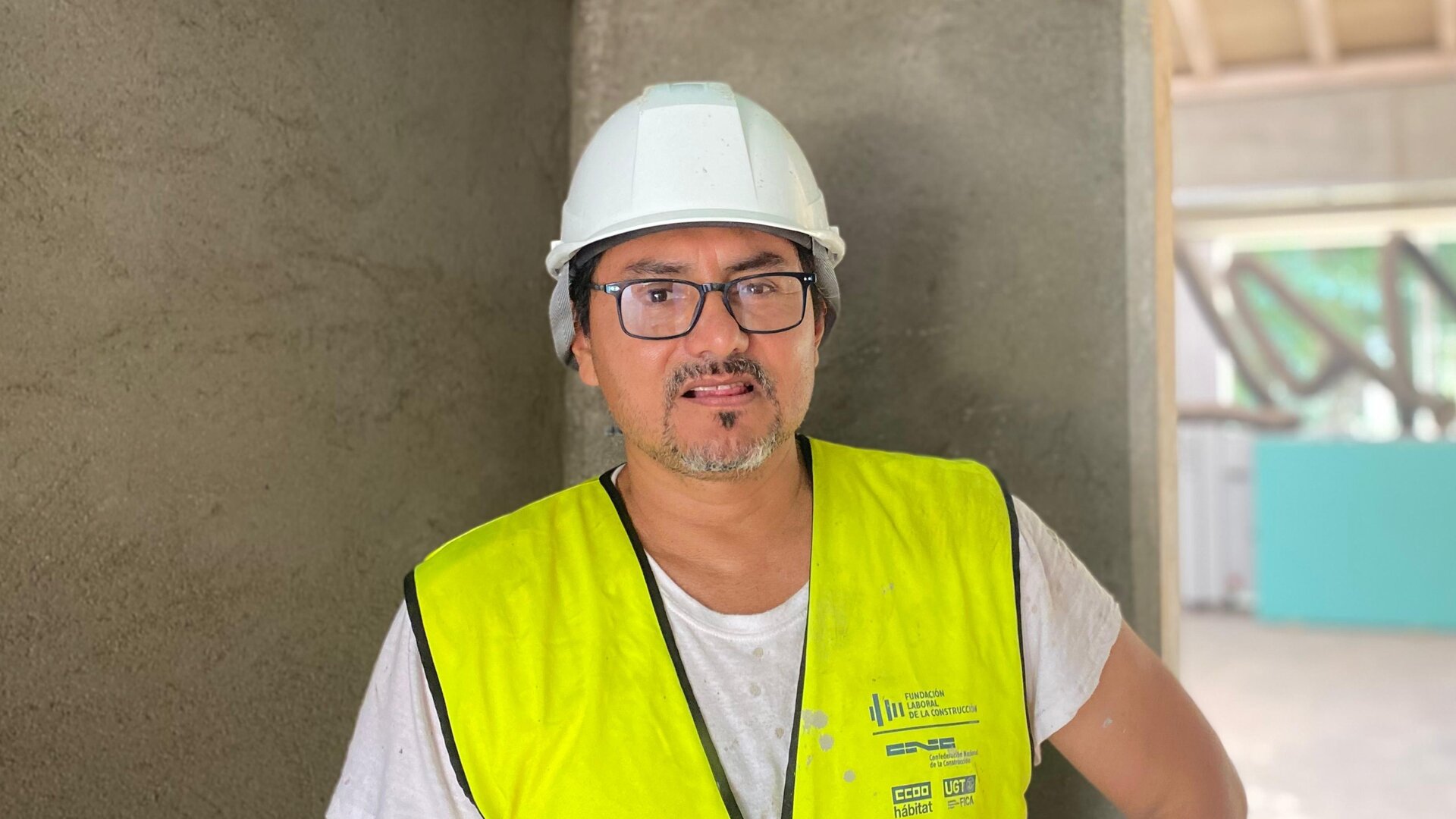 Gerald Ford Pérez Méndez, alumno de los cursos de construcción de la fundación. (EP)