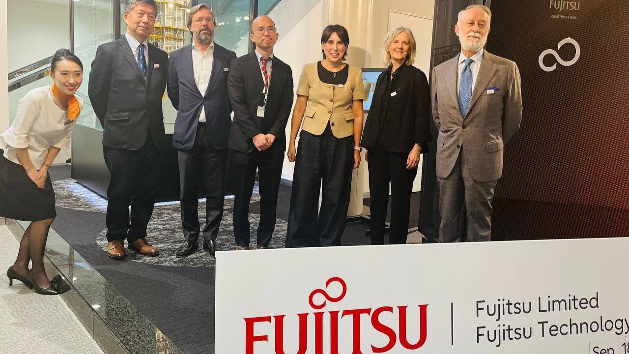 La conselleira María Jesús Lorenzana, en su encuentro con directivos de Fujitsu.XUNTA