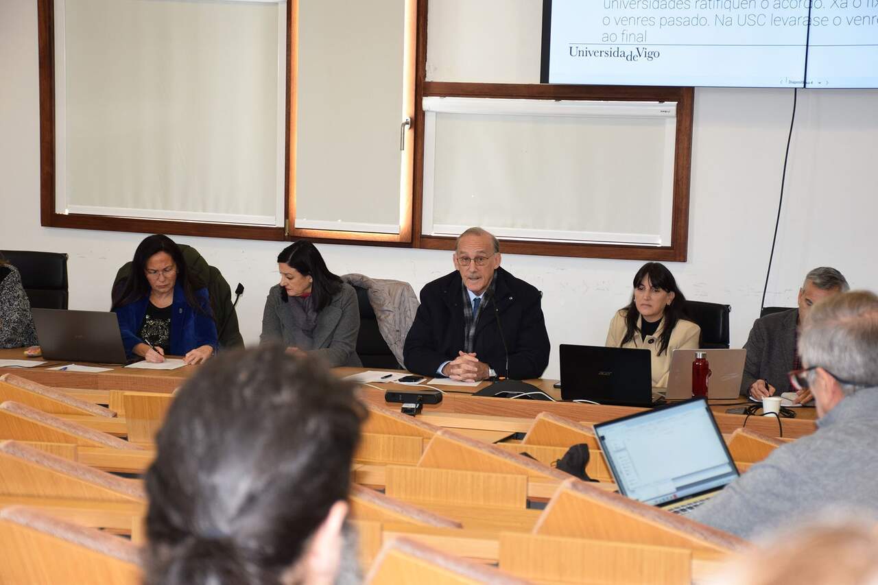 Reunión del consejo de gobierno de la UVigo.DUVIGO