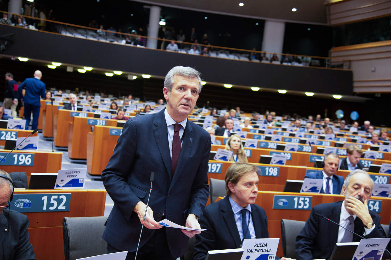 Bruselas, Belgium- Wednesday, 10DEC25. El presidente de la Xunta de Galicia durante la comparencia en el plenario del CdR del Parlamento Europeo en Bruselas. Credit Photo © Delmi Alvarez